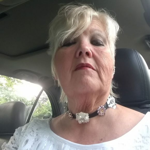 Meet your Posher, Renee - Picture 1 of 1